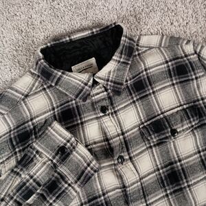 Field & Stream Men's Large Long Sleeve Button Up Black And White Plaid Shirt